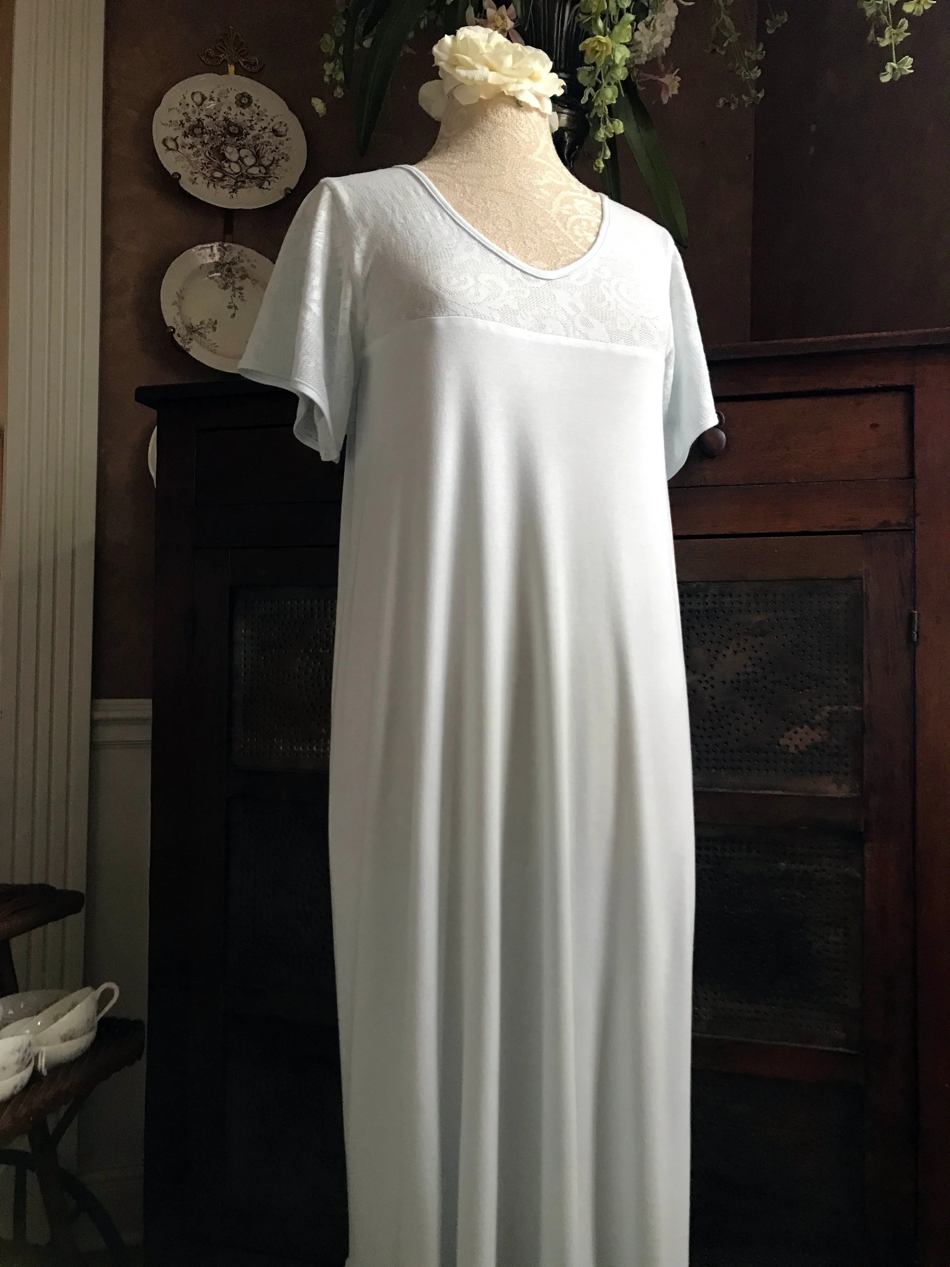 SONYA Short Sleeve V Neck 3/4 Length Gown